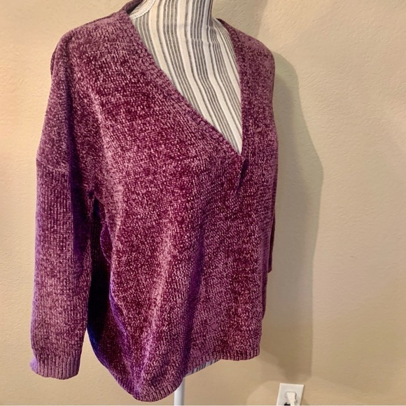 Express Sweater Medium Deep V-Neck Purple Chenille Super Soft 3/4 Length Sleeve - Picture 8 of 16